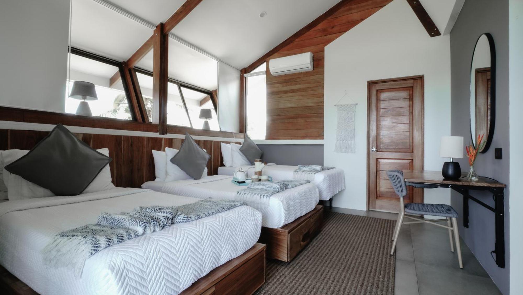 Surf Synergy All-Inclusive Surf Retreat Jacó Εξωτερικό φωτογραφία